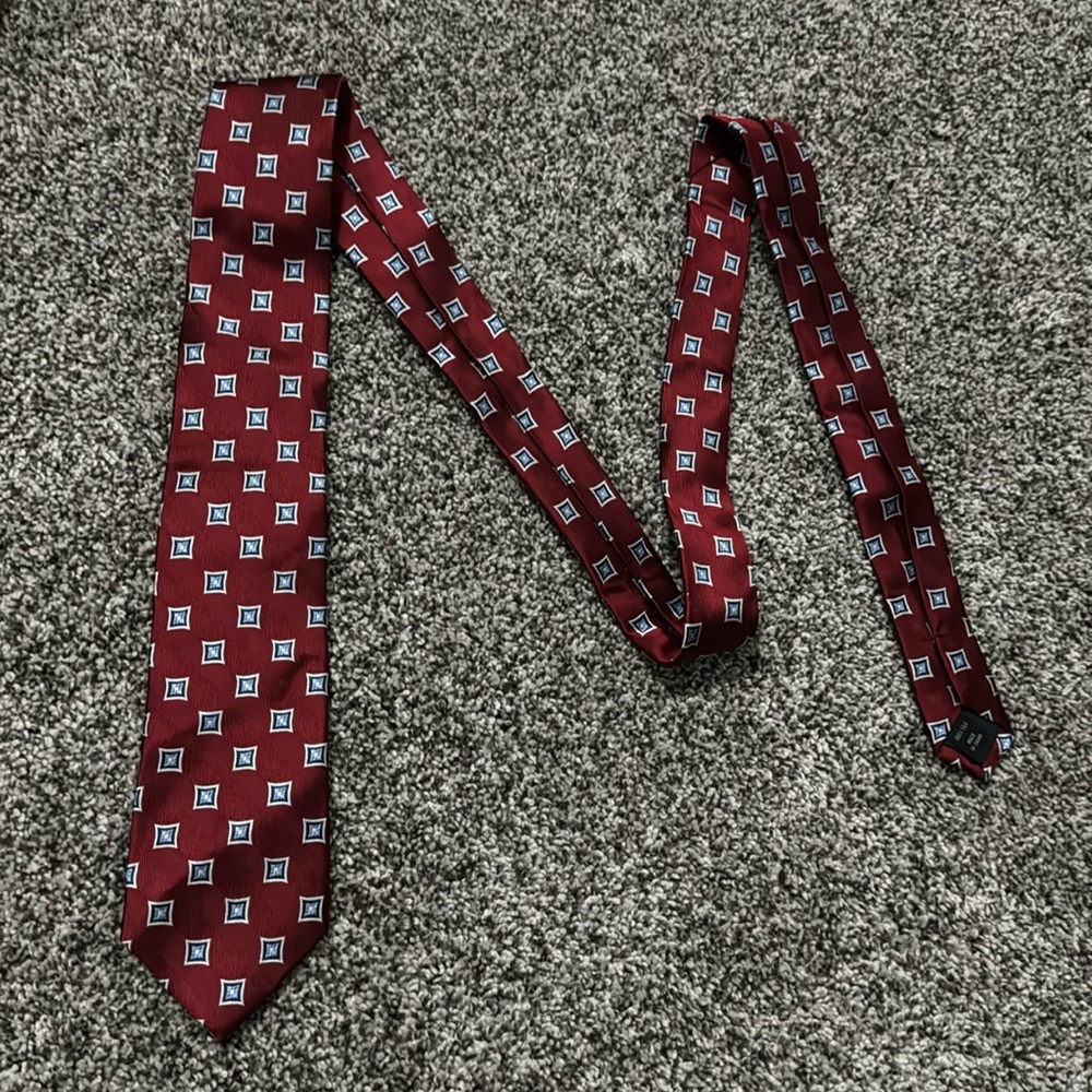 Jos A Bank Executive Collection Red/Blue/White Neck Tie 100% Silk